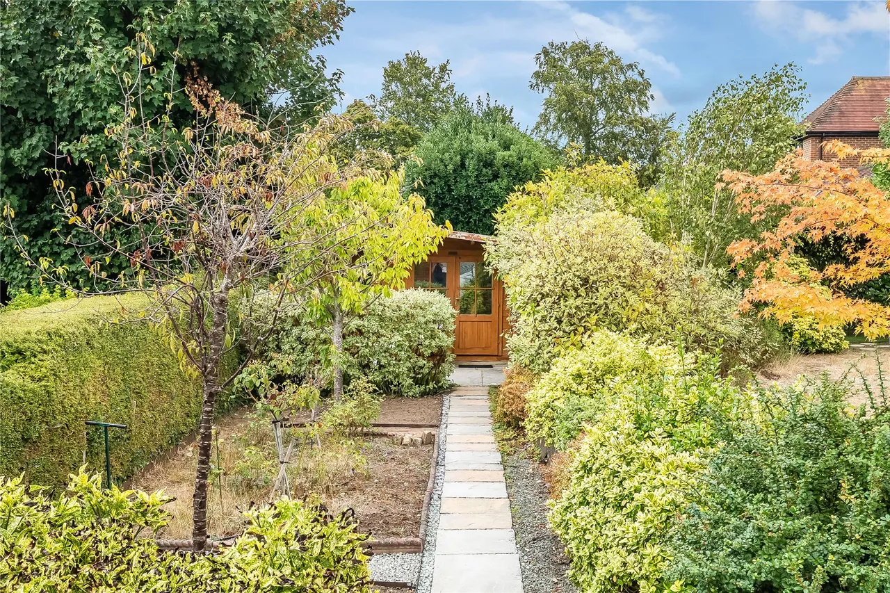 Gateways, Guildford, GU1, photo 37