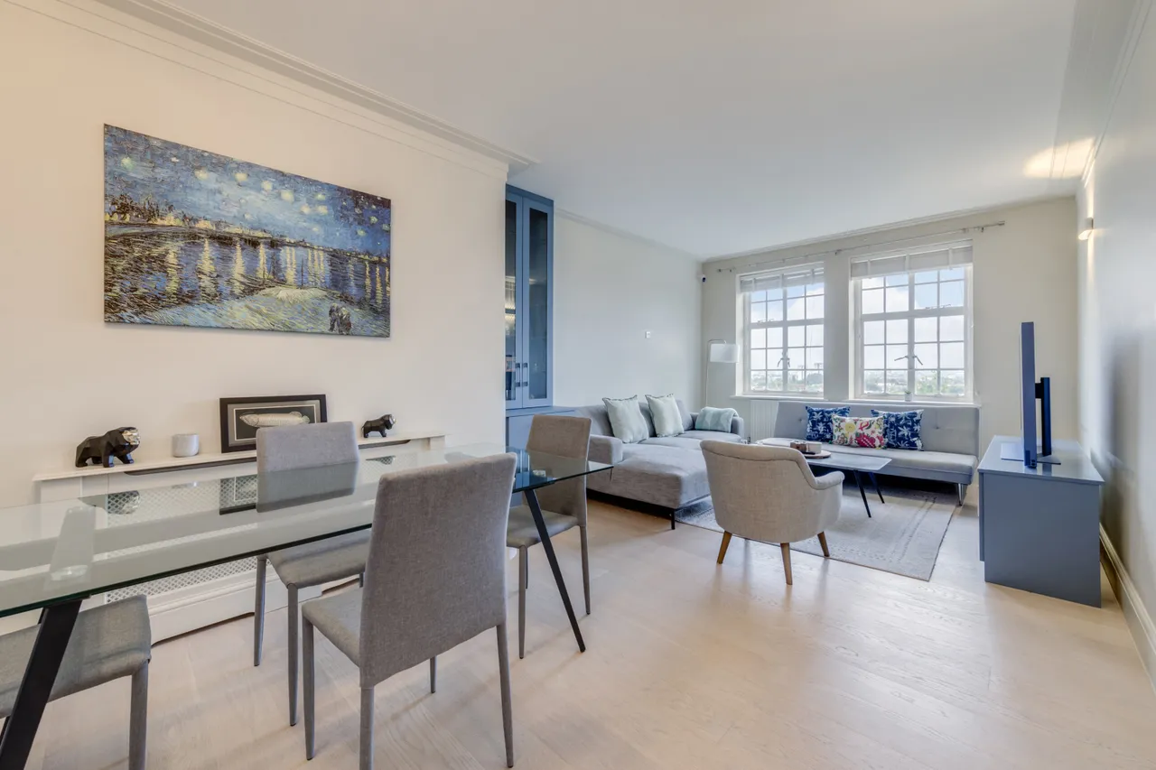 3 bed flat to rent, Finchley Road, London, NW3