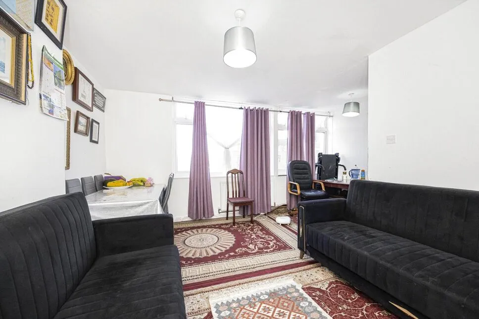 Cambridge Heath Road, London, E1, photo 4