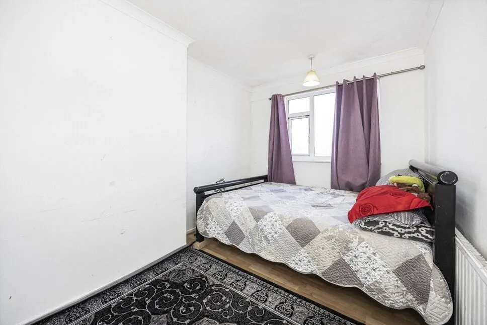 Cambridge Heath Road, London, E1, photo 6