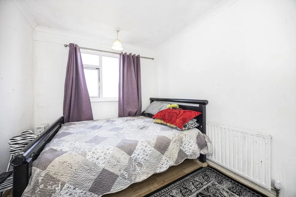 Cambridge Heath Road, London, E1, photo 7