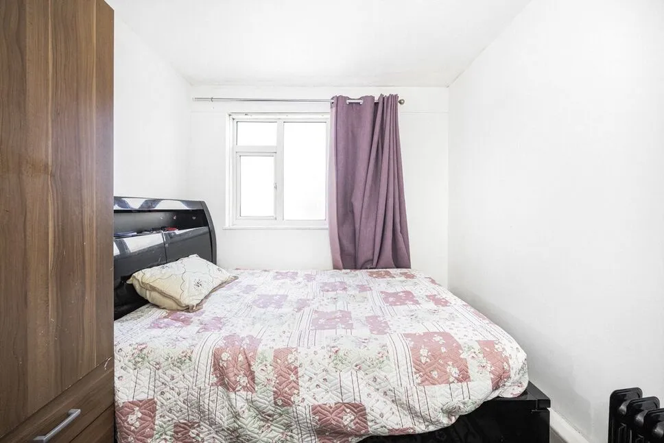 Cambridge Heath Road, London, E1, photo 9