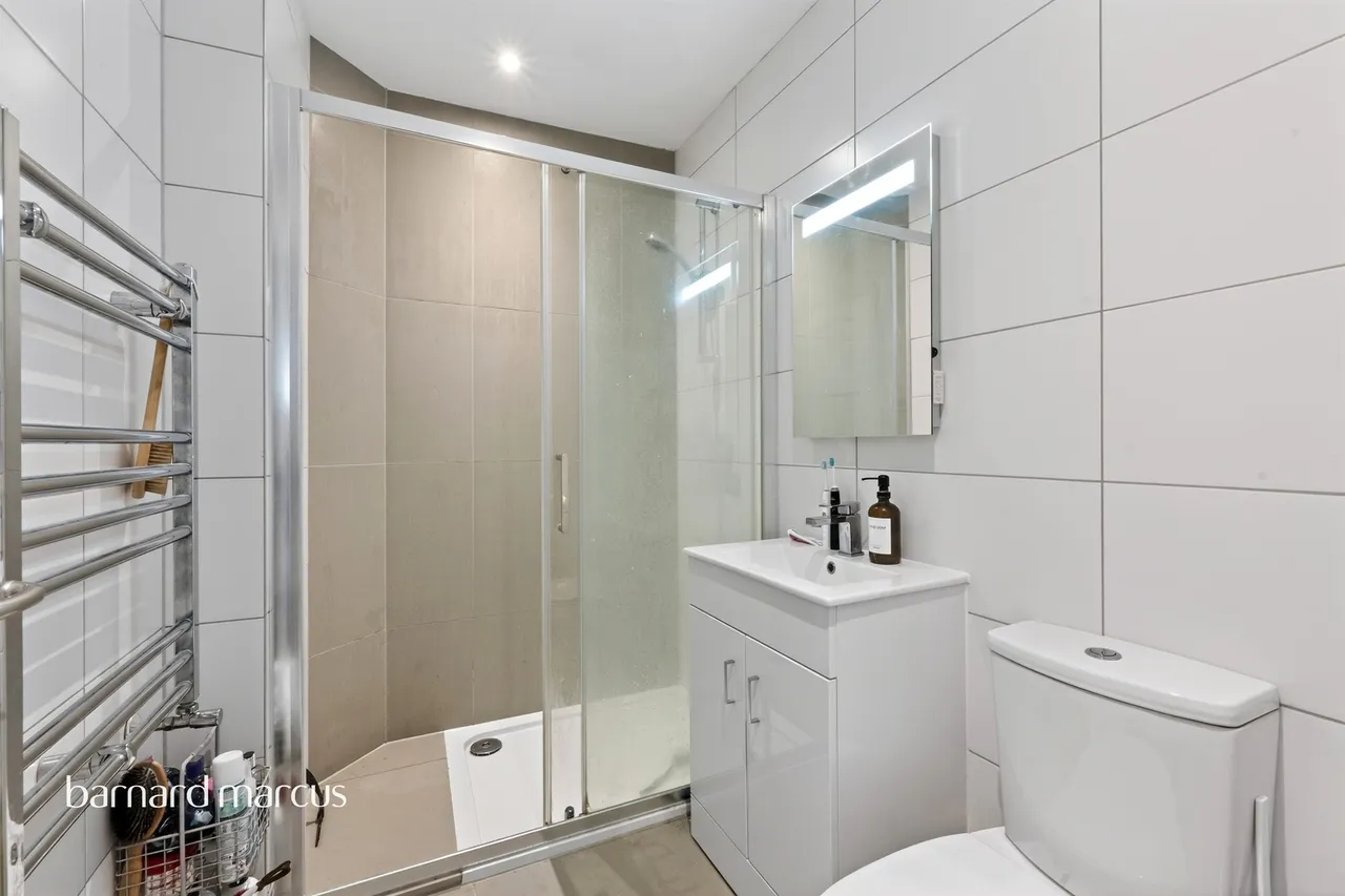 Dunbar Road, New Malden, photo 8