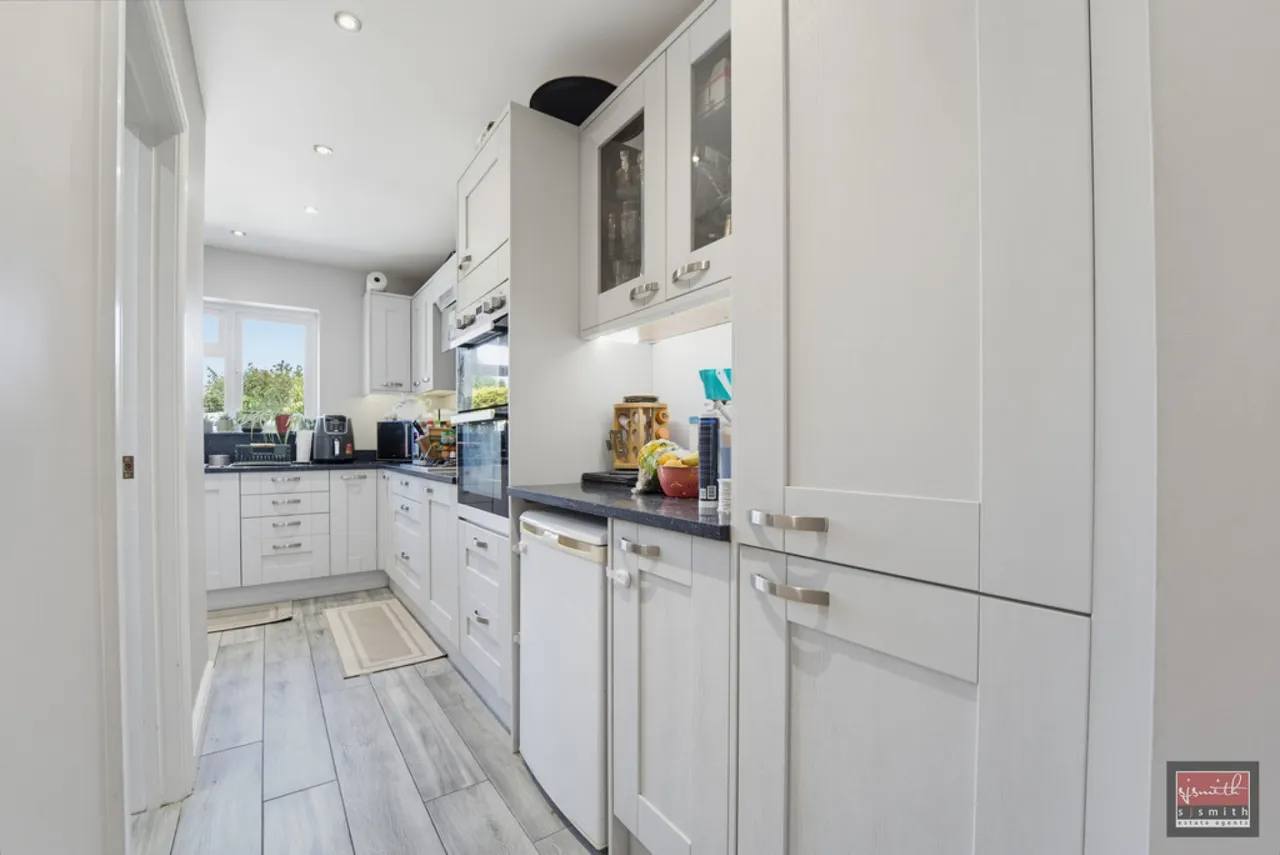 Warwick Avenue, Egham, TW20, photo 11