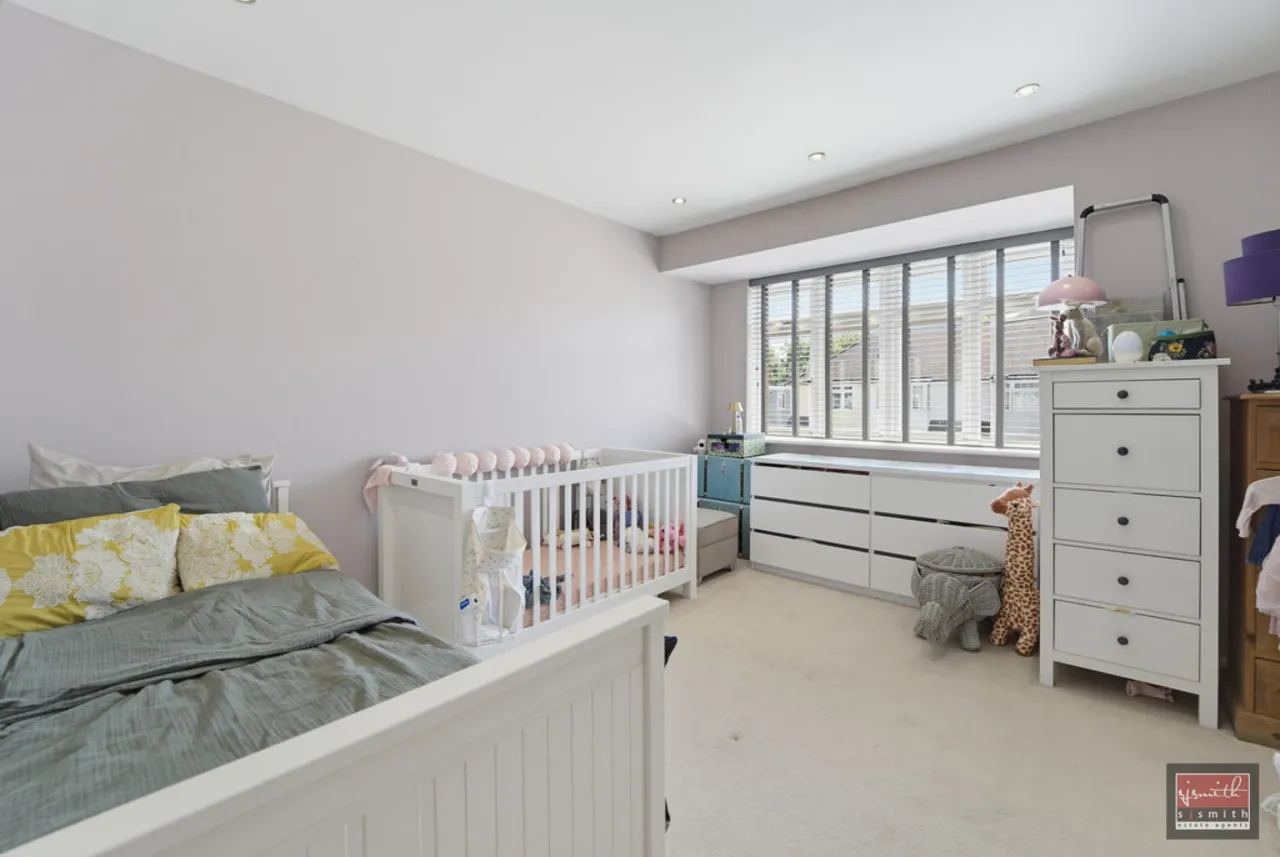 Warwick Avenue, Egham, TW20, photo 8