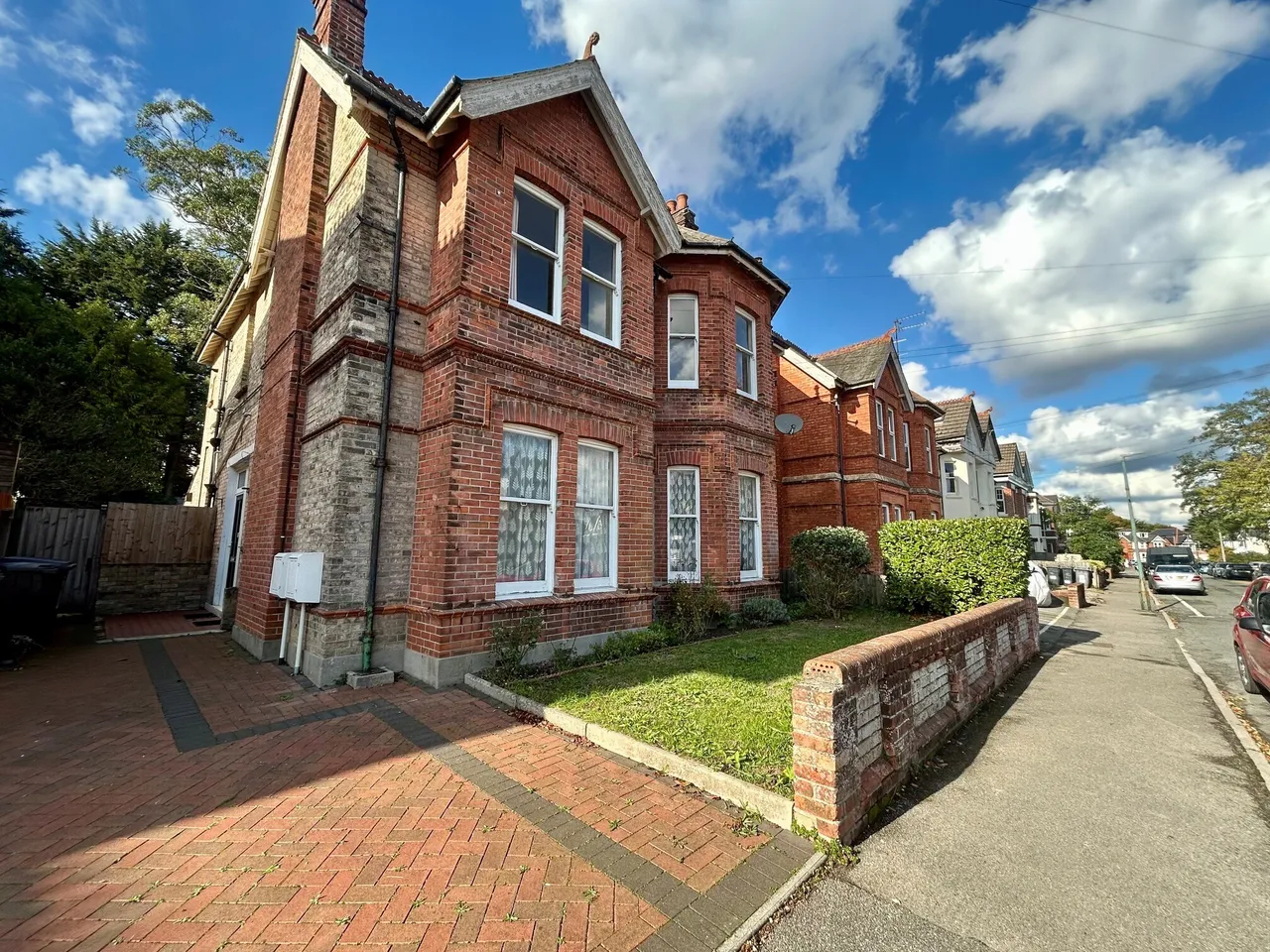 2 bed flat to rent, Westbourne Park Road, Alum Chine, BH4