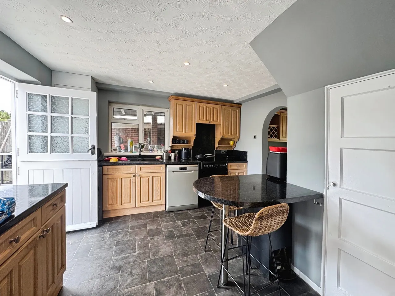 Fernhill Road, Farnborough, Hampshire, GU14 9EP, photo 6