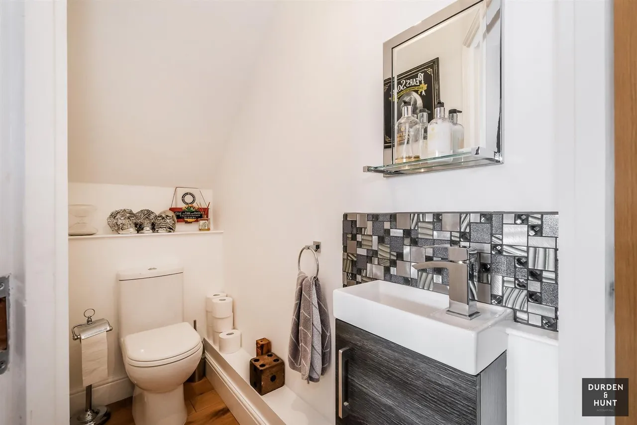 Chelmsford Road, South Woodford, E18, photo 9