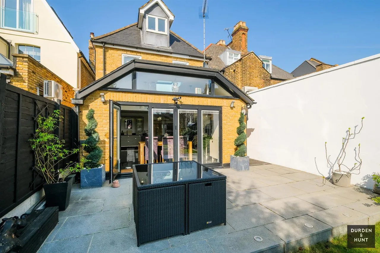 Chelmsford Road, South Woodford, E18, photo 30