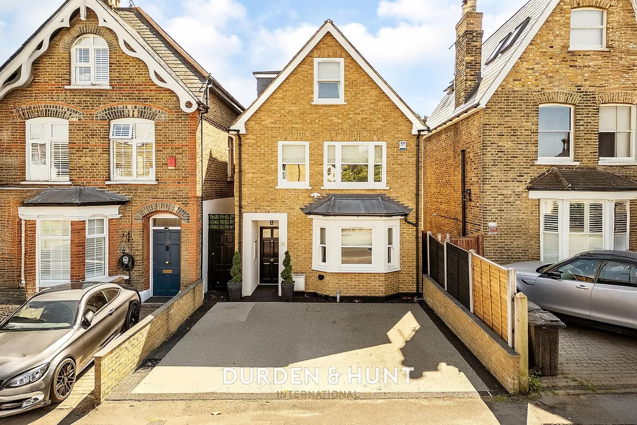 4 bed house for sale, Chelmsford Road, South Woodford, E18