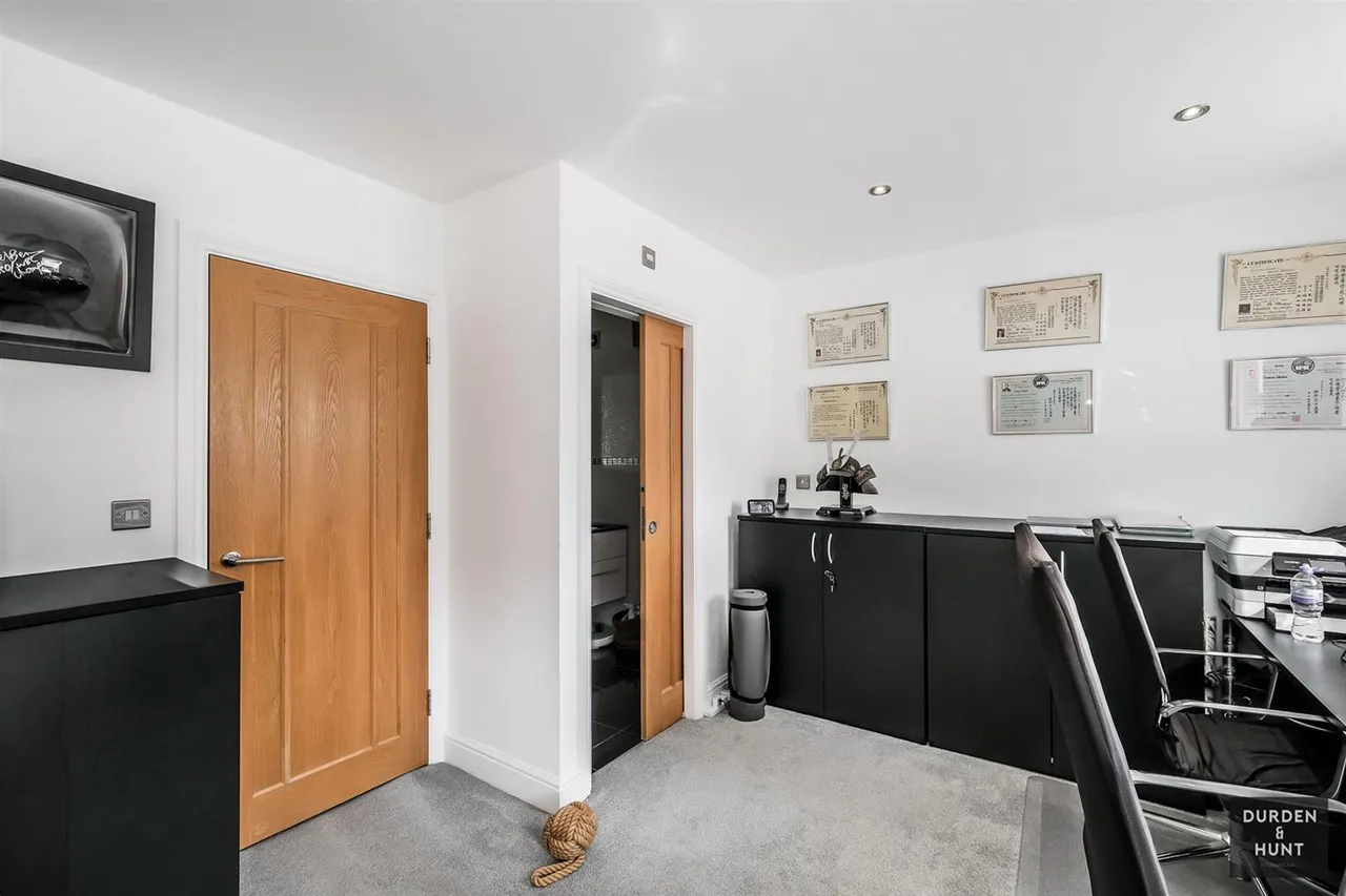 Chelmsford Road, South Woodford, E18, photo 13