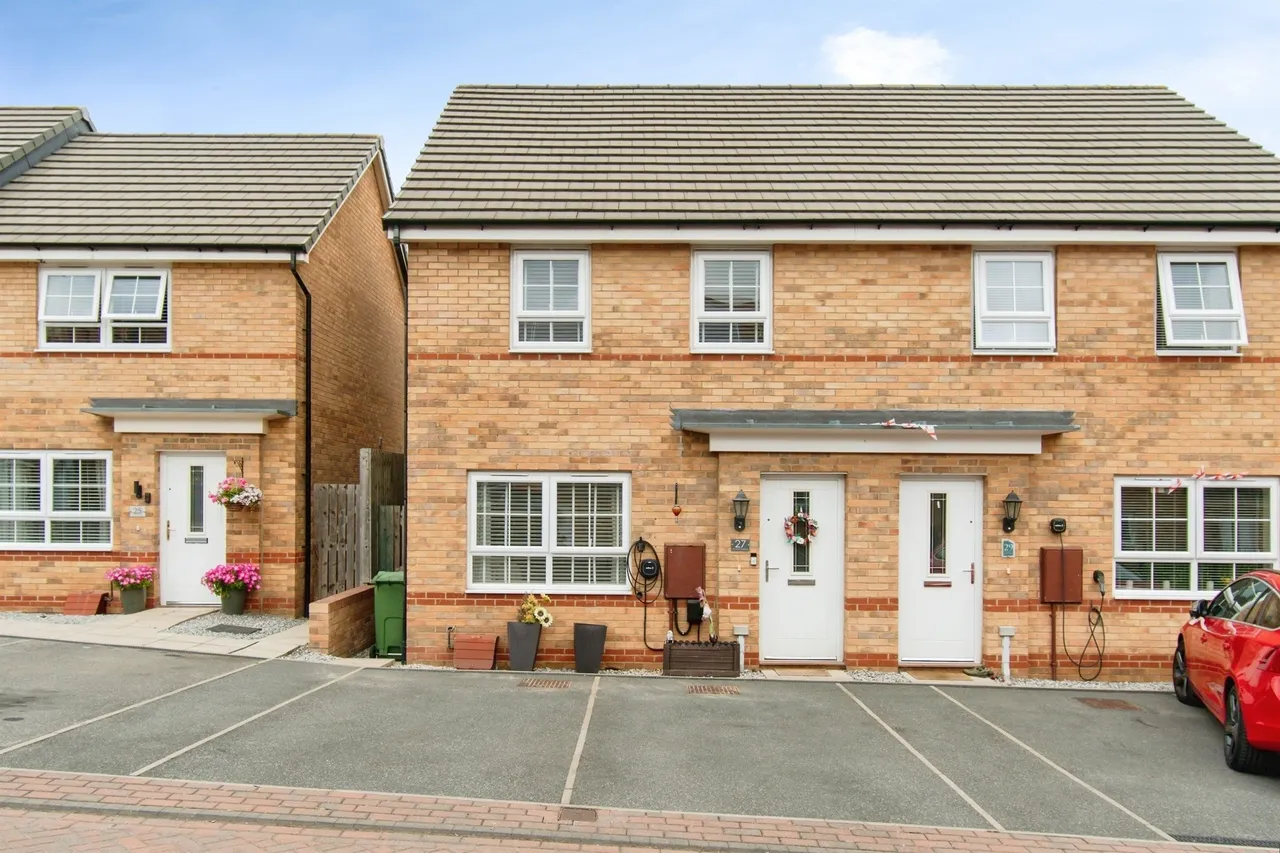 3 bed house for sale — Ramsden Crescent, Pontefract