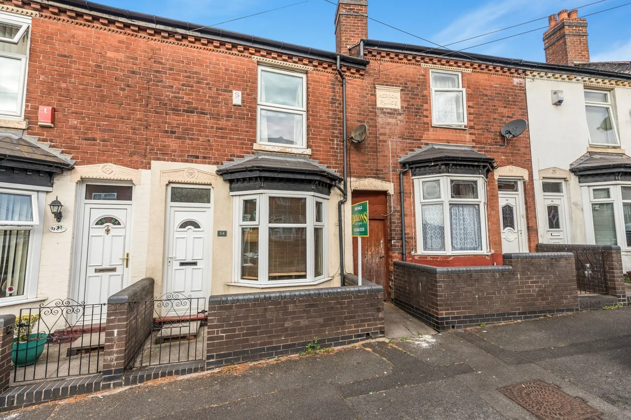 2 bed house to rent, Gilbert Road, Smethwick, B66