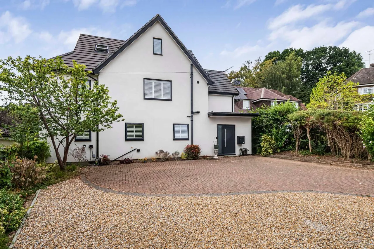 Lucastes Lane, Haywards Heath, RH16, photo 2