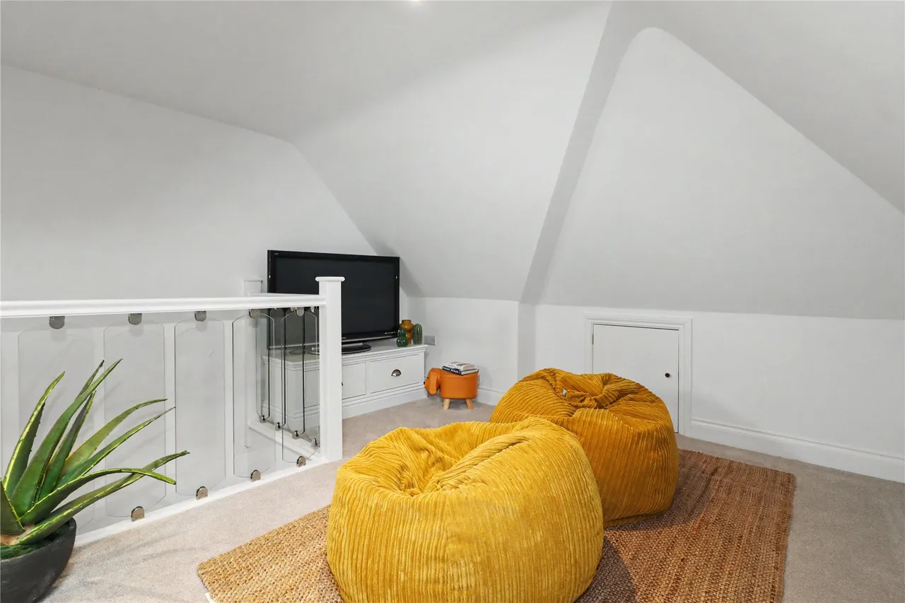 Tilia Copse, Woking, GU22, photo 13