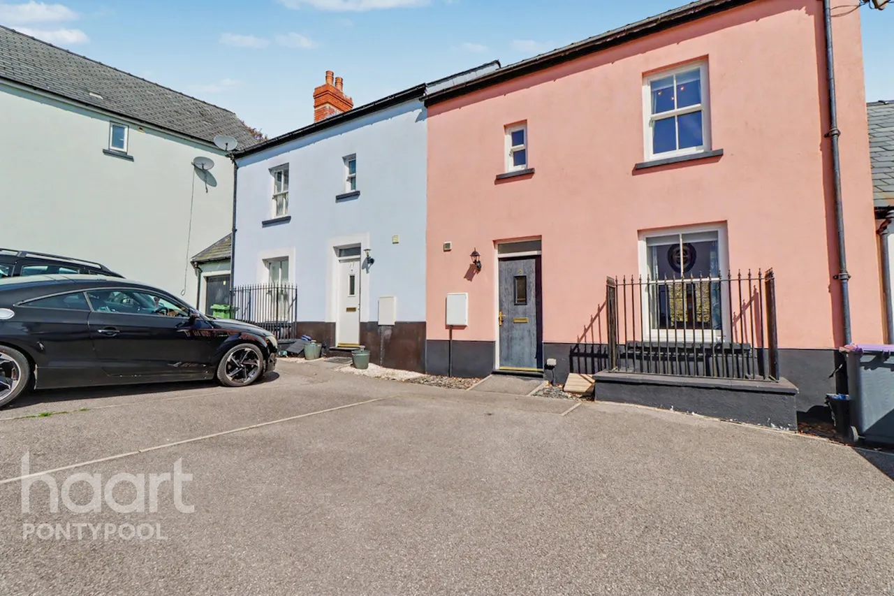 4 bed house for sale, Sycamore Road, Pontypool, NP4