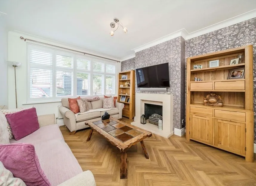 Elmbridge Avenue, Surbiton, KT5, photo 2