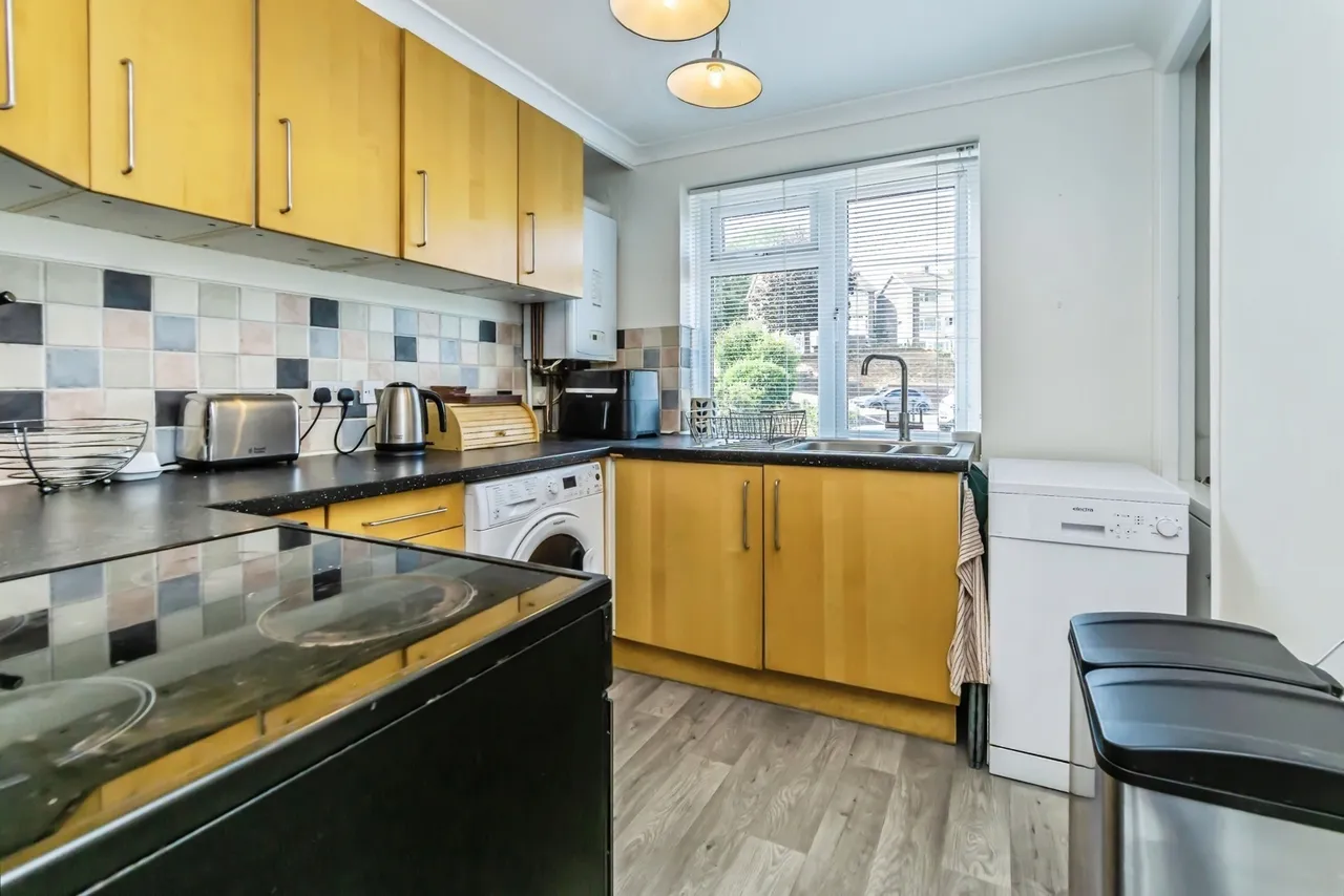 Crescent Road, Caterham, Surrey, CR3, photo 5