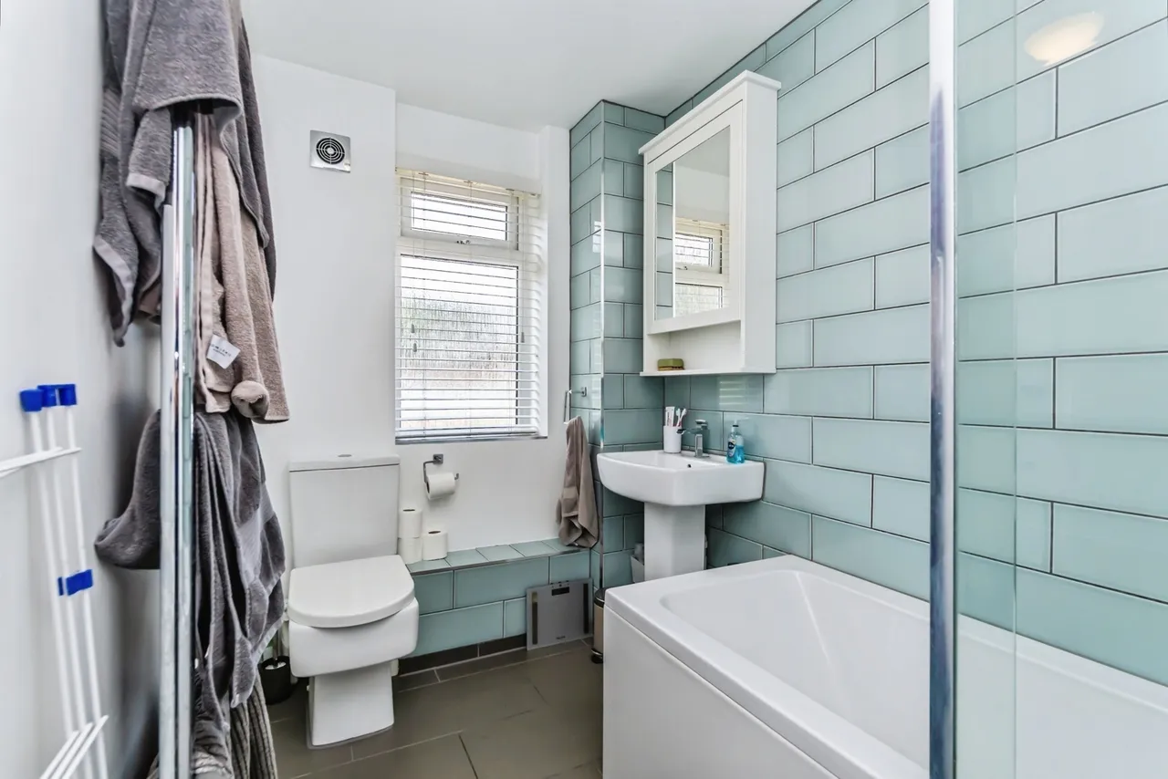 Crescent Road, Caterham, Surrey, CR3, photo 10