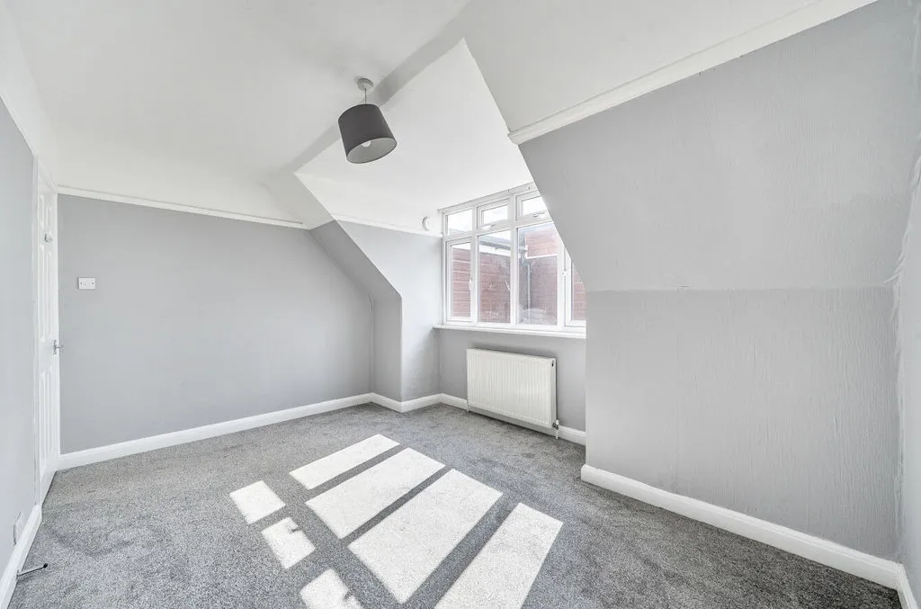 Stonecot Hill, Sutton SM3 9HJ, photo 16