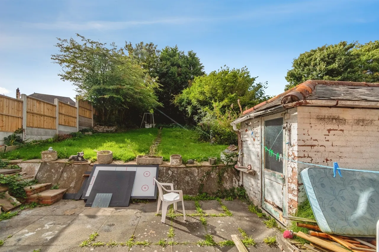 Kossuth Road, Bilston, WV14, photo 4