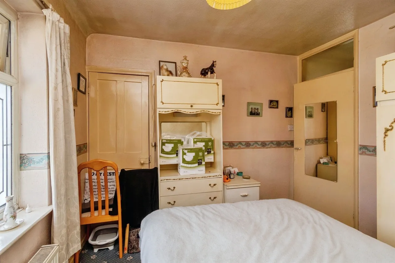 Kossuth Road, Bilston, WV14, photo 20