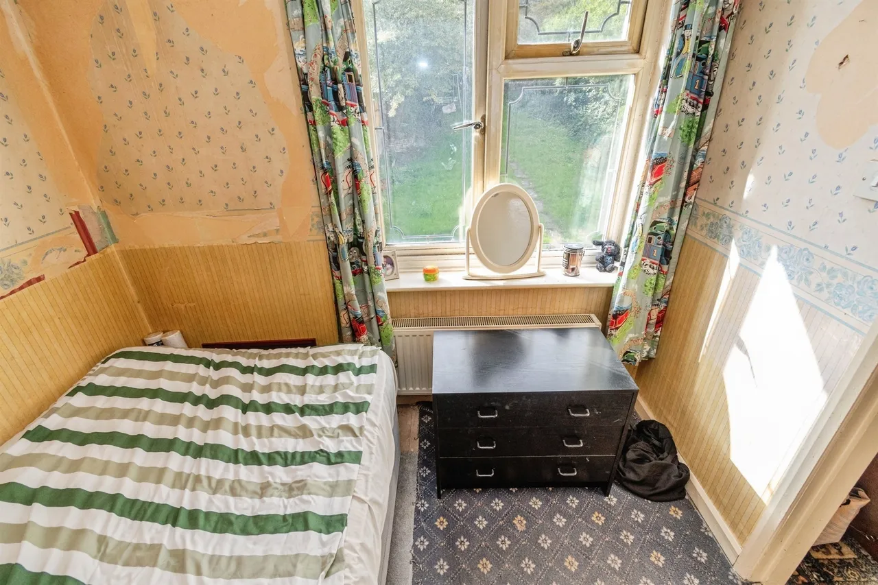Kossuth Road, Bilston, WV14, photo 11