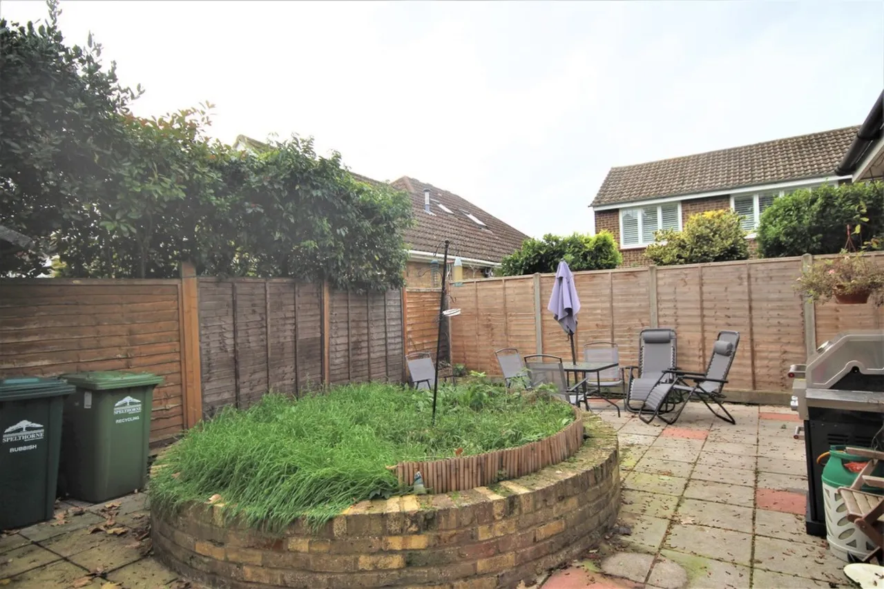 3 bed flat for sale, Shepperton Road, Staines-upon-Thames