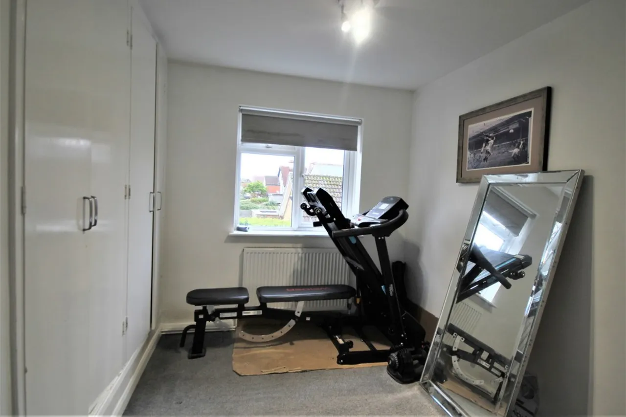Shepperton Road, Staines-upon-Thames, photo 10