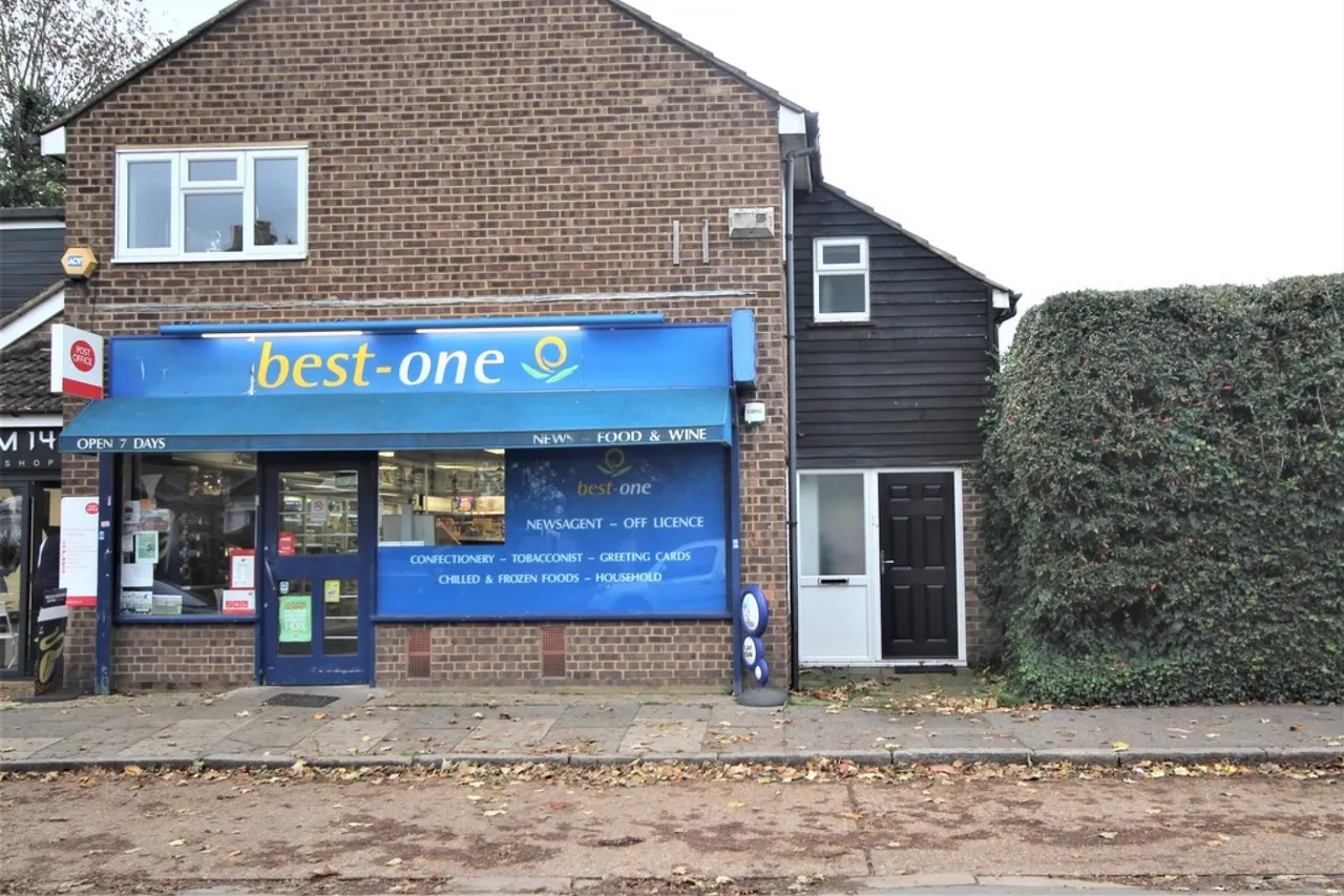 Shepperton Road, Staines-upon-Thames, photo 4