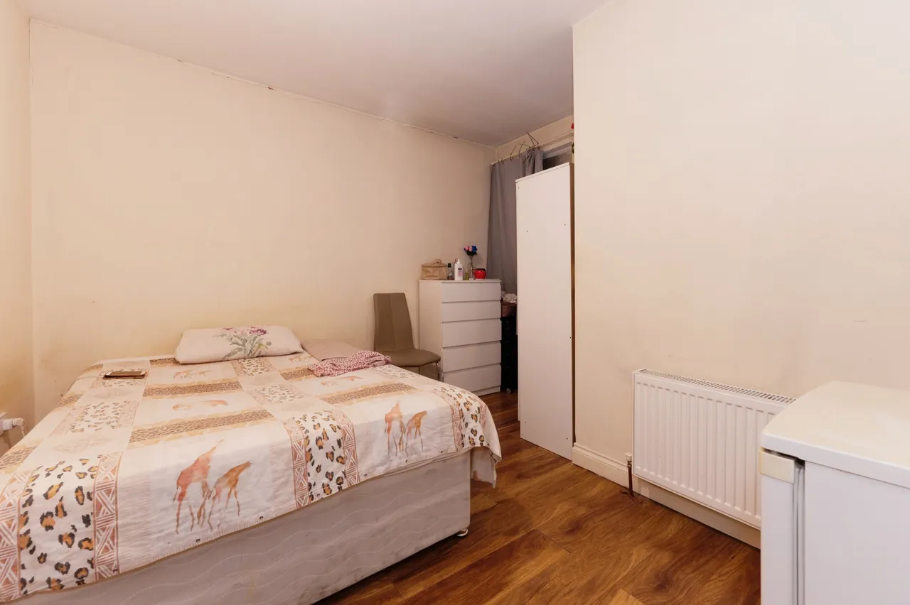 401 Durnsford Road, London, photo 12