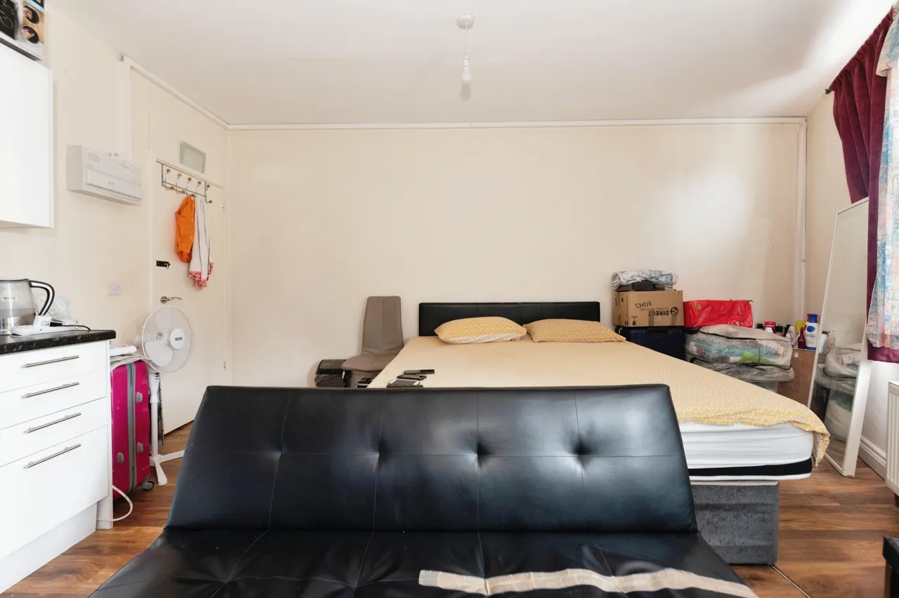 401 Durnsford Road, London, photo 6