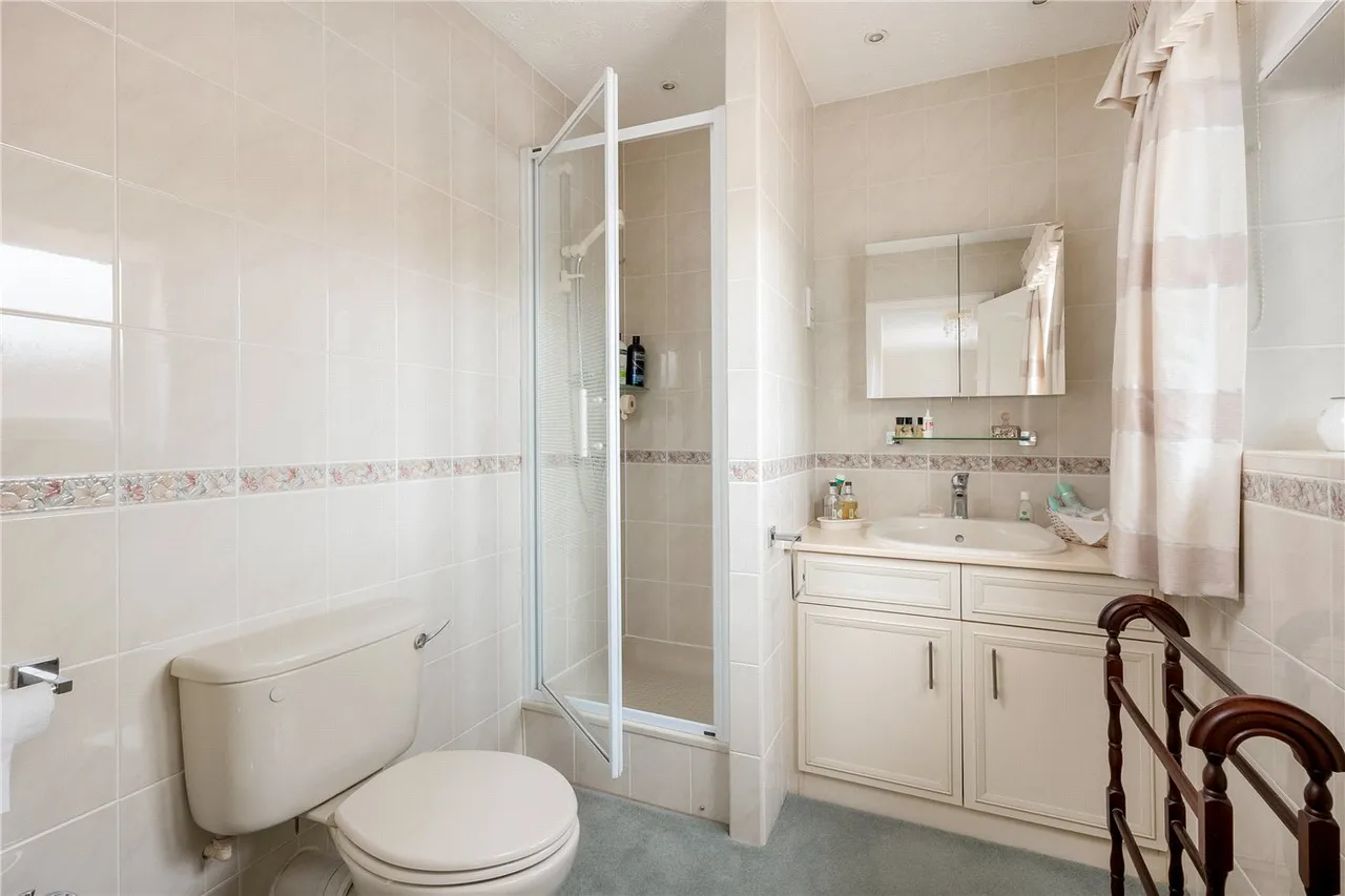 Mallard Close, Stratford-upon-Avon, Warwickshire, CV37, photo 12