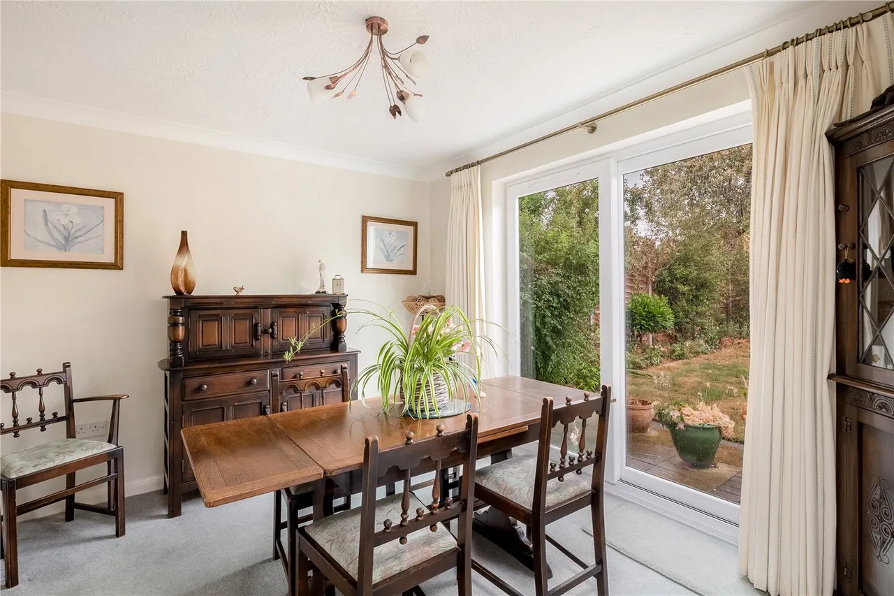 Mallard Close, Stratford-upon-Avon, Warwickshire, CV37, photo 4