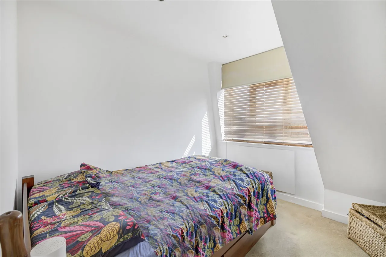 Wandsworth Bridge Road, Fulham, London, SW6, photo 5