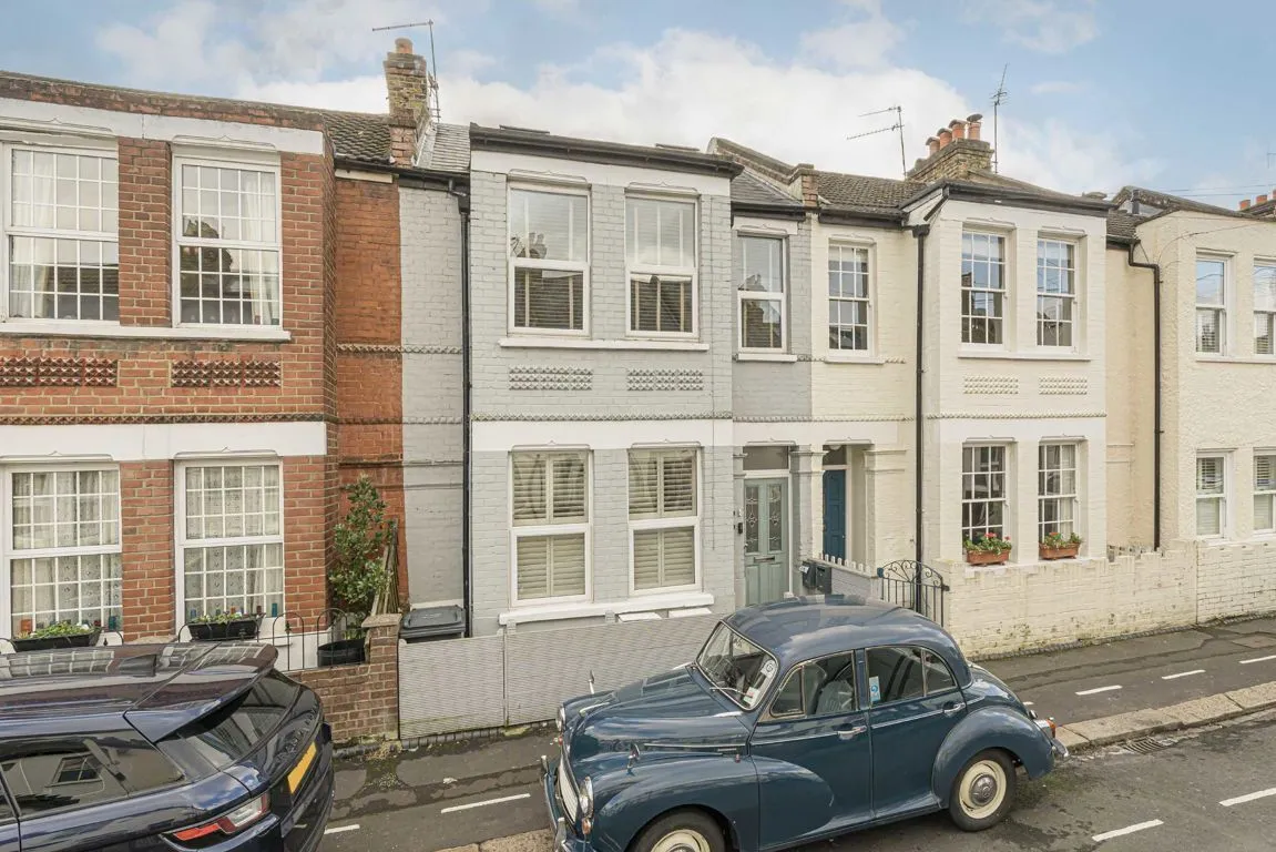 2 bed property for sale, Stanley Gardens Road, TW11