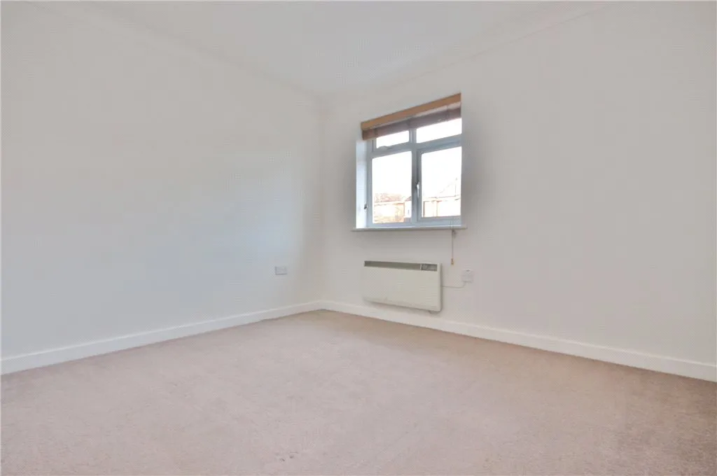Kingston Road, Staines-upon-Thames, TW18, photo 4