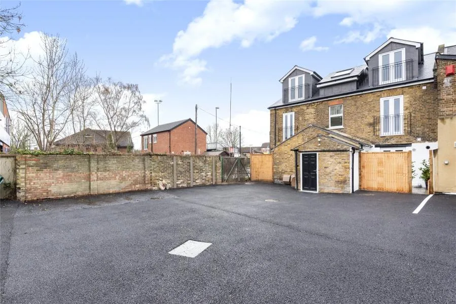Ludwell House, Chertsey, KT16, photo 2