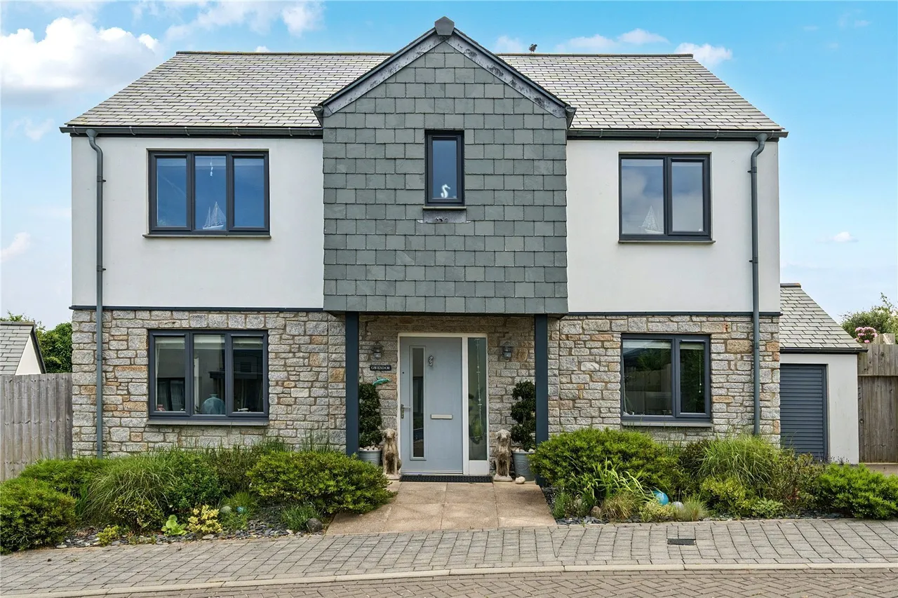 4 bed property for sale, Halwyn Avenue, Crantock, TR8