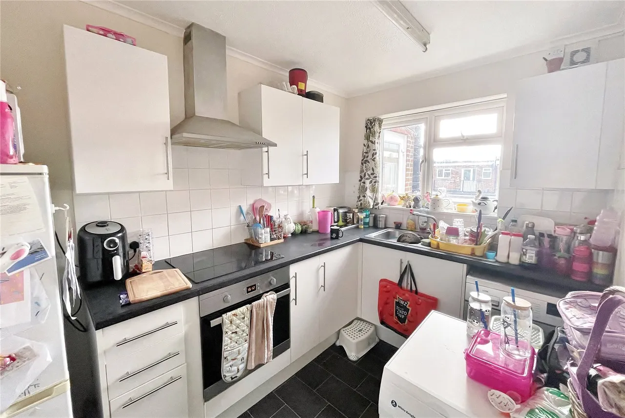 Field Place Parade, The Strand, BN12, photo 3