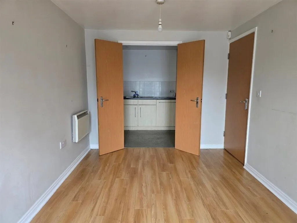 Woodholme Court, Liverpool, L25, photo 3