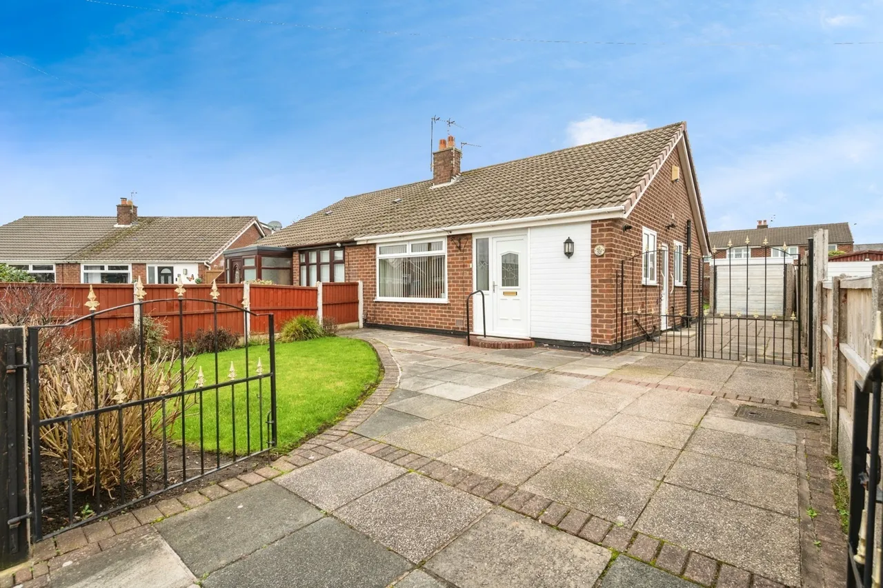 2 bed house for sale — Babbacombe Road, Penketh, Warrington, Cheshire, WA5