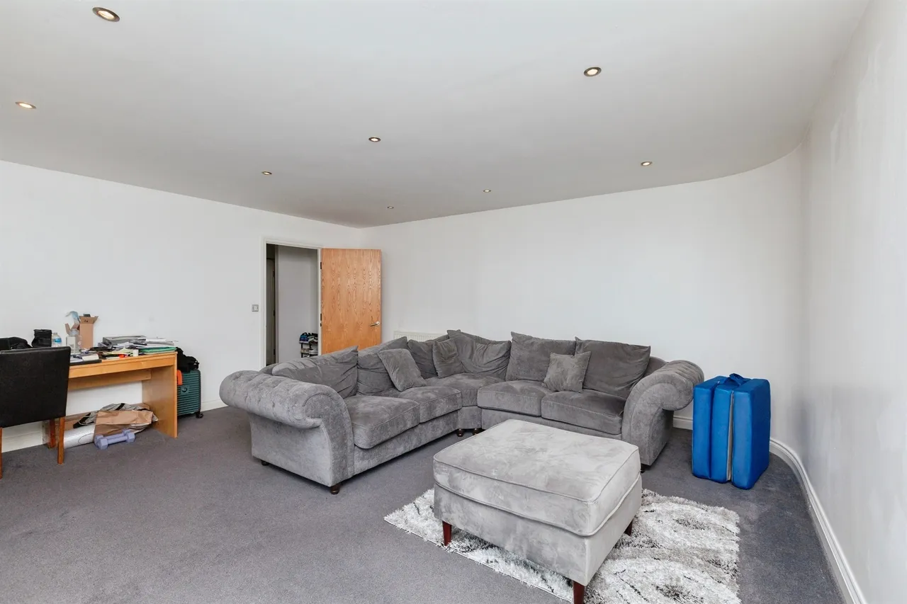 Watkin Road, Leicester, photo 2