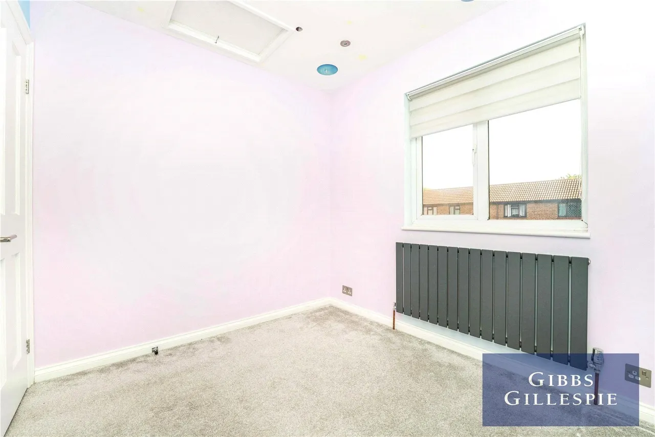 Newcourt, Uxbridge, UB8, photo 10