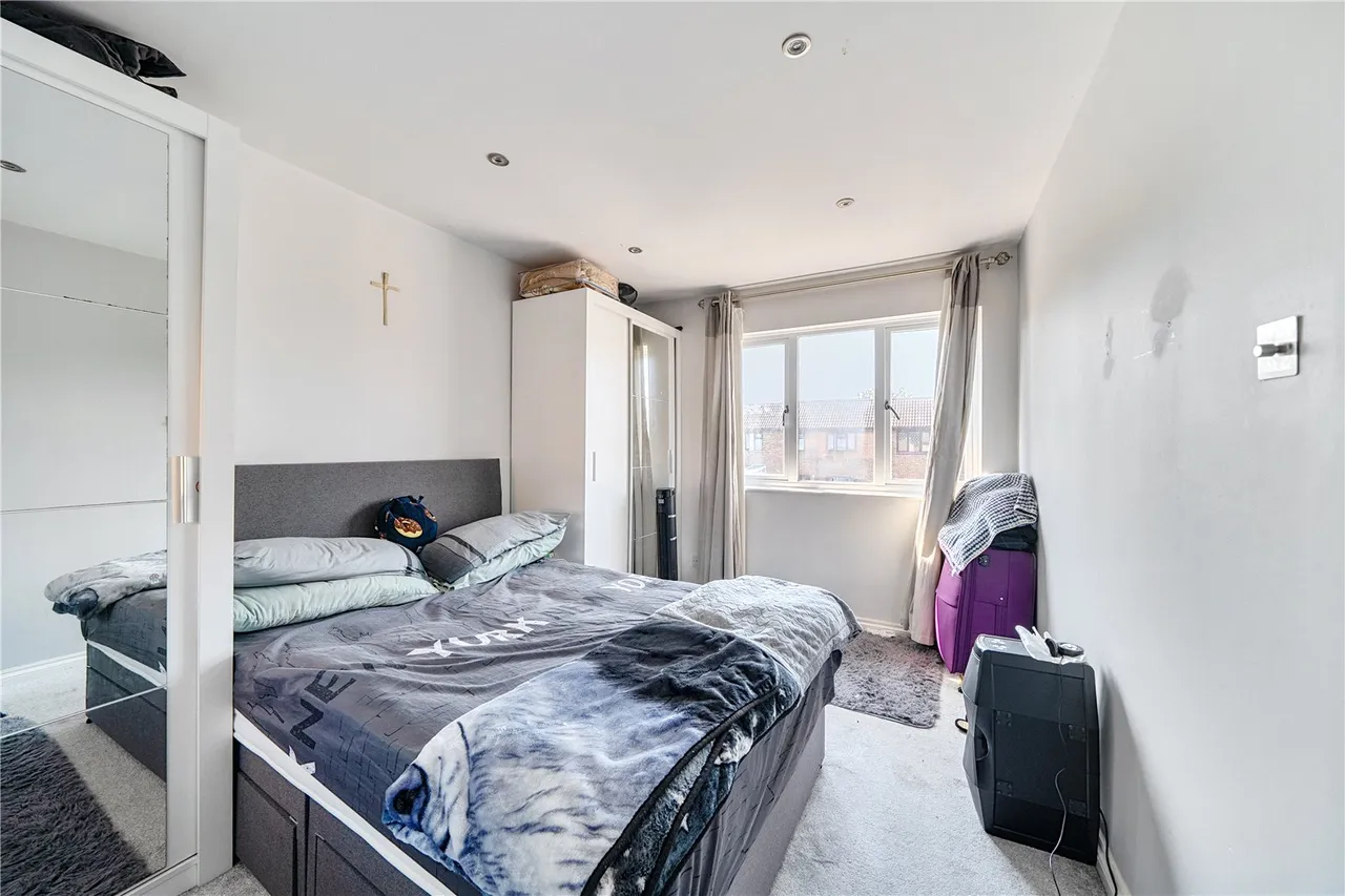 Newcourt, Uxbridge, UB8, photo 4
