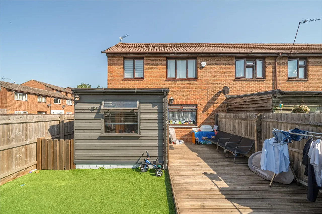 Newcourt, Uxbridge, UB8, photo 11