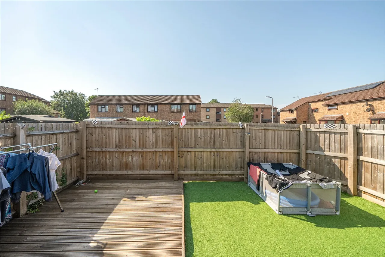 Newcourt, Uxbridge, UB8, photo 15