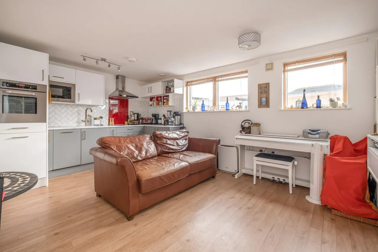 Lillie Road, London, SW6, photo 9