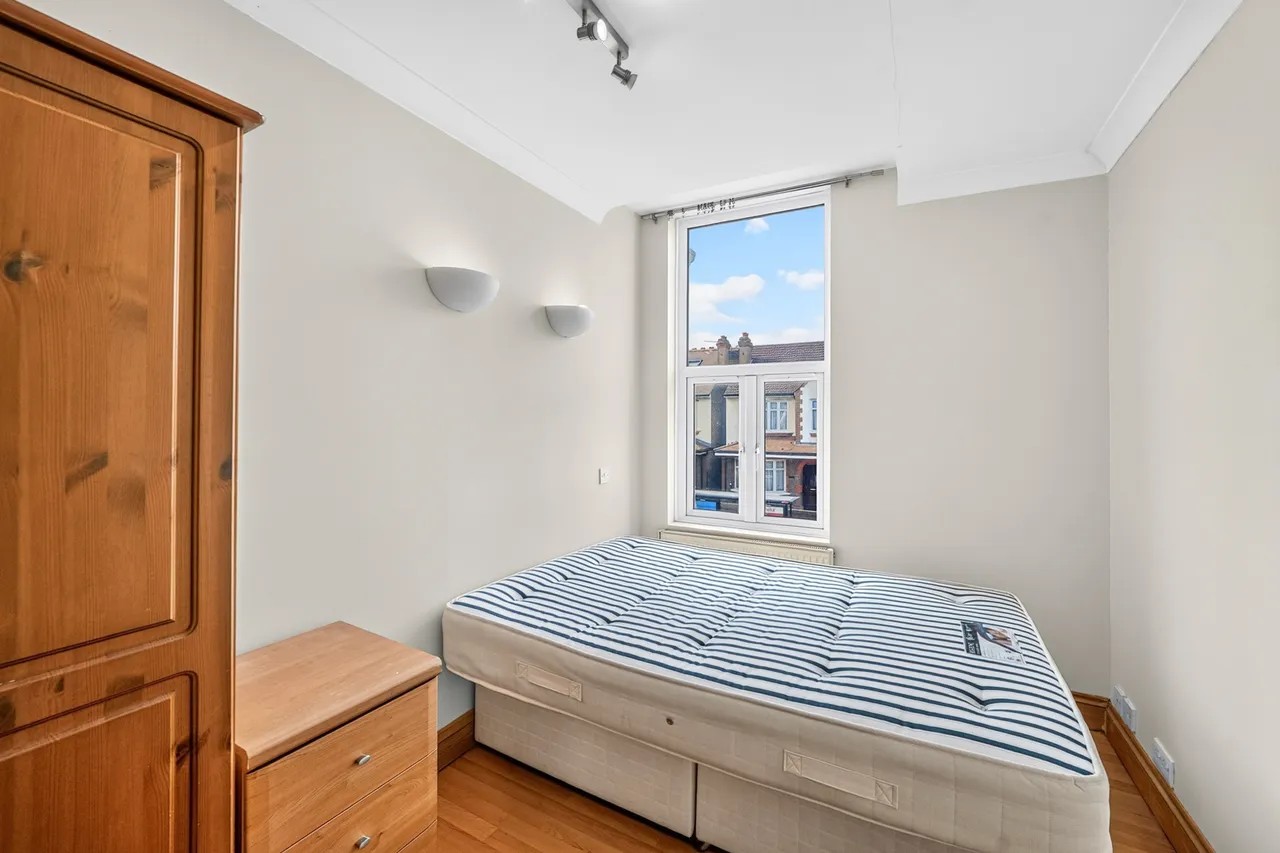 Tooting Bec Road, London, SW17, photo 9