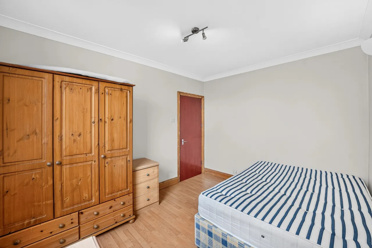 Tooting Bec Road, London, SW17, photo 7